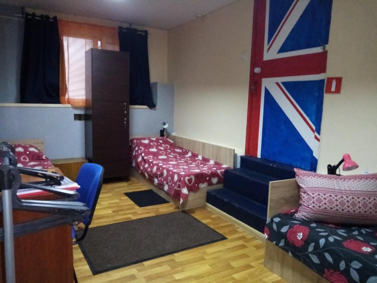 Нау Гостиница Kijev Kültér fotó
